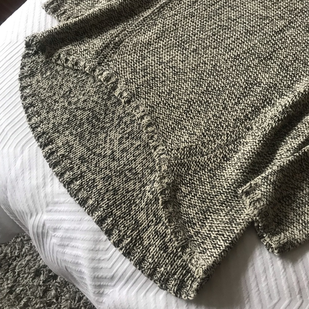 Sweater - Picture 3 of 4